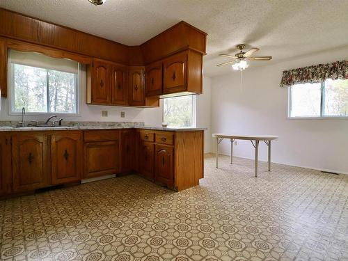 45418 Hwy 55, Rural Bonnyville M.D., AB - Indoor Photo Showing Kitchen