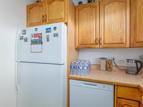 7607 128 Avenue, Edmonton, AB - Indoor Photo Showing Kitchen