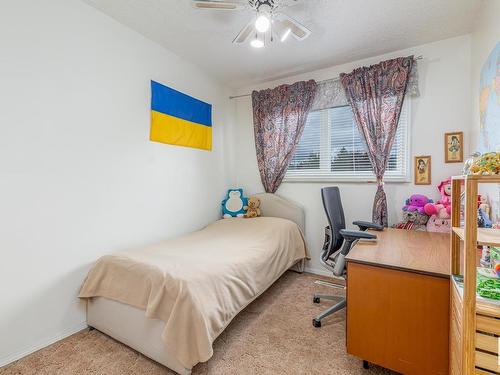 7607 128 Avenue, Edmonton, AB - Indoor Photo Showing Bedroom