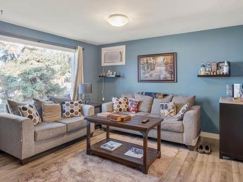 15745 106A Avenue, Edmonton, AB - Indoor Photo Showing Living Room