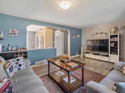 15745 106A Avenue, Edmonton, AB - Indoor Photo Showing Living Room