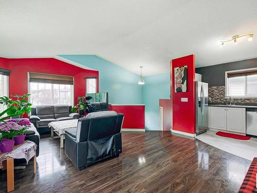 15037 135A St Nw, Edmonton, AB - Indoor Photo Showing Living Room