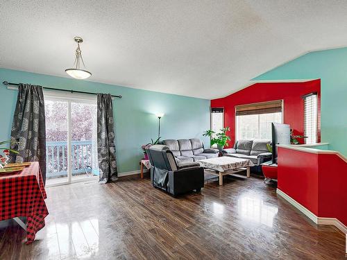 15037 135A St Nw, Edmonton, AB - Indoor Photo Showing Living Room