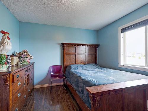 15037 135A St Nw, Edmonton, AB - Indoor Photo Showing Bedroom