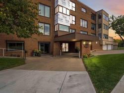 #305 8707 107 ST NW  Edmonton, AB T6E 5J5