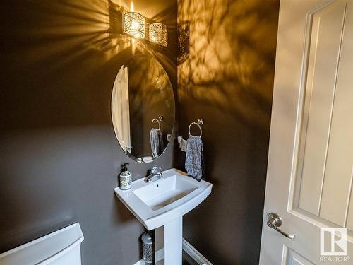 1618 Wates Close, Edmonton, AB - Indoor Photo Showing Bathroom