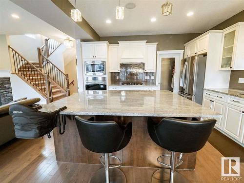 1618 Wates Close, Edmonton, AB - Indoor Photo Showing Kitchen