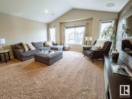 1618 Wates Close, Edmonton, AB - Indoor Photo Showing Living Room