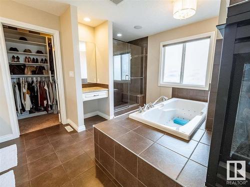 1618 Wates Close, Edmonton, AB - Indoor Photo Showing Bathroom