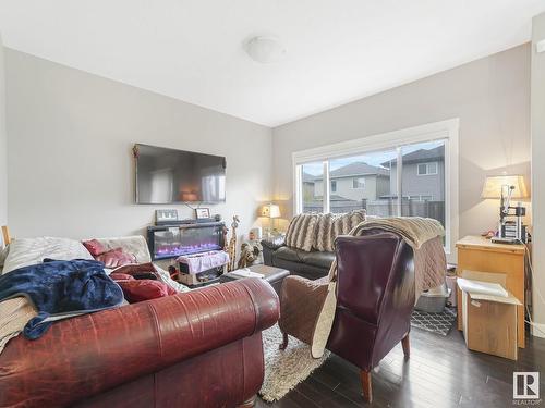 17254 73 Street, Edmonton, AB - Indoor Photo Showing Living Room