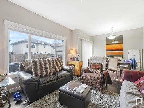 17254 73 Street, Edmonton, AB - Indoor Photo Showing Living Room