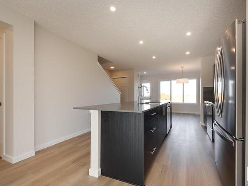 2452 Trumpeter Way, Edmonton, AB - Indoor