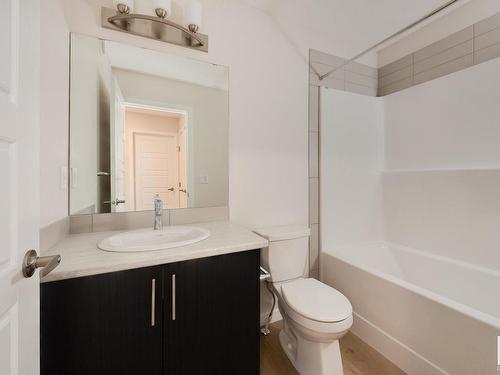 2452 Trumpeter Way, Edmonton, AB - Indoor Photo Showing Bathroom