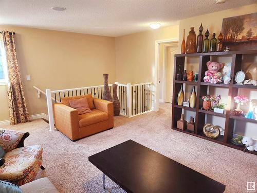 729 37A Avenue, Edmonton, AB - Indoor Photo Showing Other Room