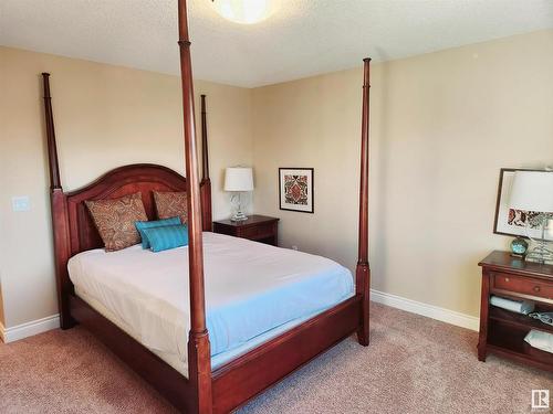 729 37A Avenue, Edmonton, AB - Indoor Photo Showing Bedroom