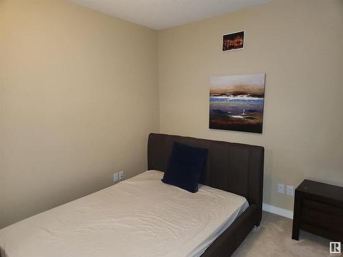 729 37A Avenue, Edmonton, AB - Indoor Photo Showing Bedroom