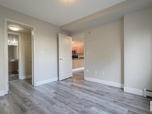 502 10180 104 Street Nw, Edmonton, AB - Indoor