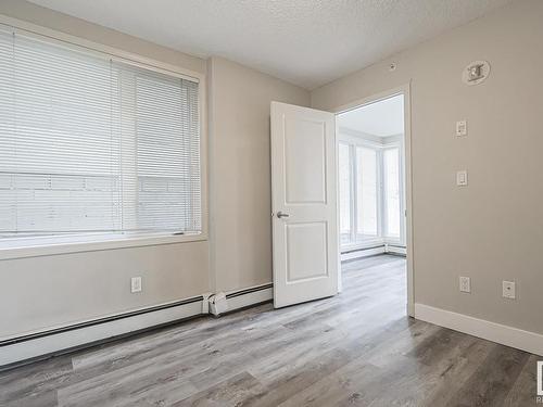 502 10180 104 Street Nw, Edmonton, AB - Indoor Photo Showing Other Room