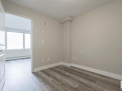 502 10180 104 Street Nw, Edmonton, AB - Indoor Photo Showing Other Room