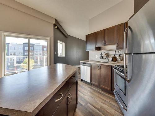 401 10710 116 Street, Edmonton, AB - Indoor Photo Showing Kitchen