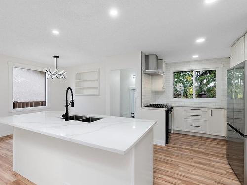 11435 46 Avenue, Edmonton, AB - Indoor Photo Showing Kitchen With Double Sink With Upgraded Kitchen