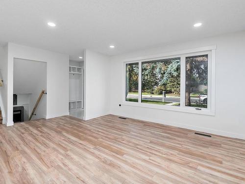 11435 46 Avenue, Edmonton, AB - Indoor