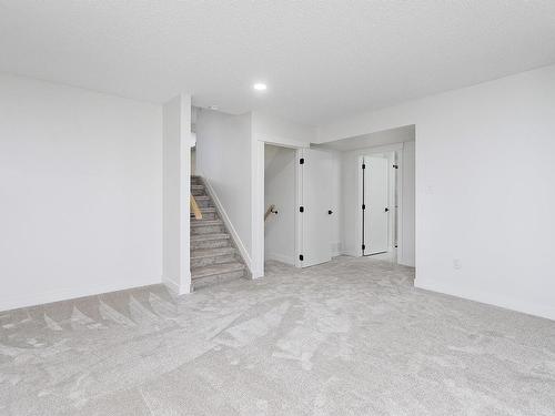 11435 46 Avenue, Edmonton, AB - Indoor Photo Showing Other Room