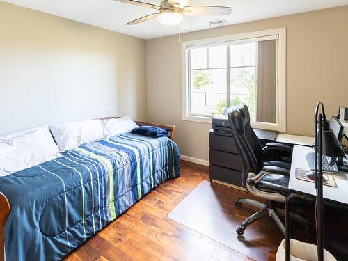 112 400 Palisades Way, Sherwood Park, AB - Indoor Photo Showing Bedroom