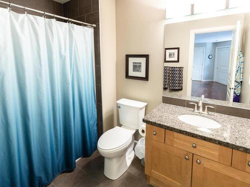 112 400 Palisades Way, Sherwood Park, AB - Indoor Photo Showing Bathroom