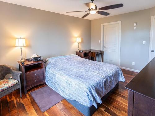 112 400 Palisades Way, Sherwood Park, AB - Indoor Photo Showing Bedroom