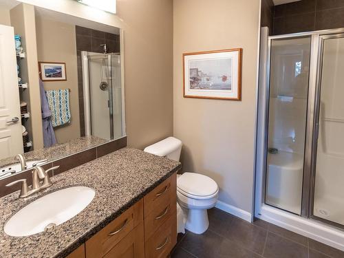 112 400 Palisades Way, Sherwood Park, AB - Indoor Photo Showing Bathroom