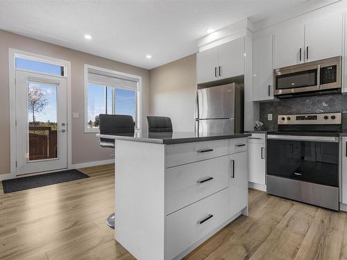 624 Sommerville Gate, Stony Plain, AB - Indoor Photo Showing Kitchen