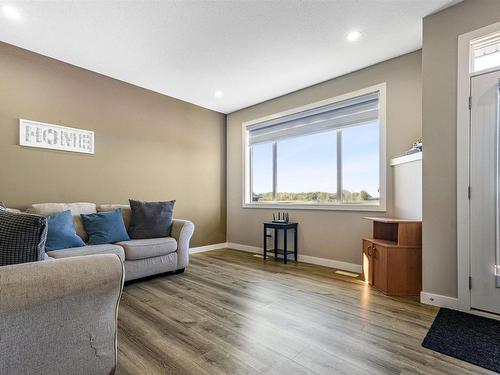 624 Sommerville Gate, Stony Plain, AB - Indoor Photo Showing Living Room