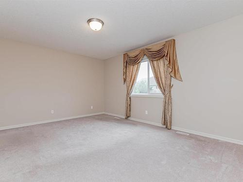 8603 11 Avenue, Edmonton, AB - Indoor Photo Showing Other Room