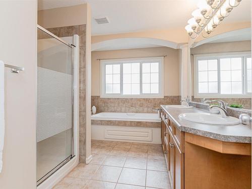 8603 11 Avenue, Edmonton, AB - Indoor Photo Showing Bathroom