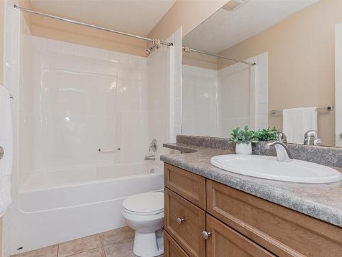 8603 11 Avenue, Edmonton, AB - Indoor Photo Showing Bathroom