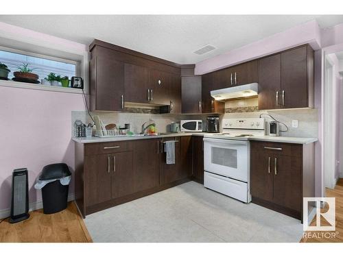 582 Tamarack Road, Edmonton, AB - Indoor Photo Showing Kitchen