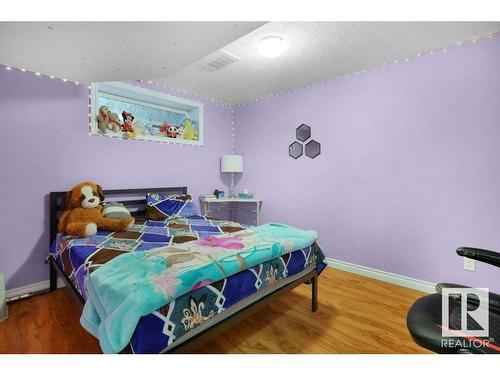 582 Tamarack Road, Edmonton, AB - Indoor Photo Showing Bedroom