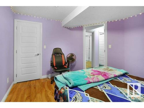 582 Tamarack Road, Edmonton, AB - Indoor Photo Showing Bedroom