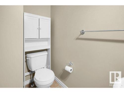 582 Tamarack Road, Edmonton, AB - Indoor Photo Showing Bathroom