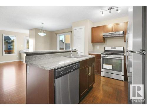 582 Tamarack Road, Edmonton, AB - Indoor Photo Showing Kitchen