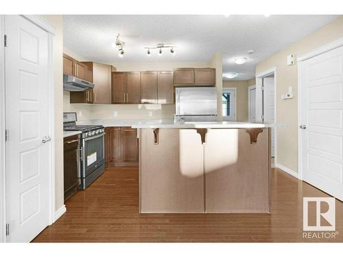 582 Tamarack Road, Edmonton, AB - Indoor Photo Showing Kitchen