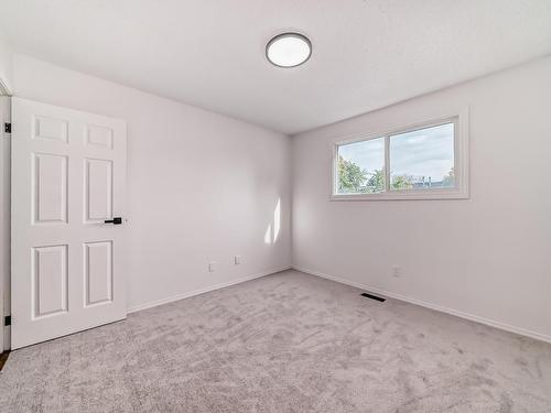 2645 135 Avenue, Edmonton, AB - Indoor Photo Showing Other Room