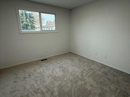 2645 135 Avenue, Edmonton, AB - Indoor Photo Showing Other Room