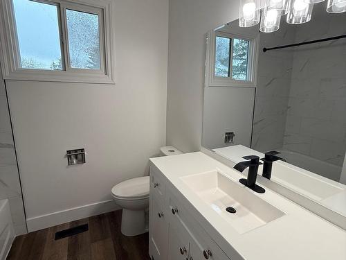 2645 135 Avenue, Edmonton, AB - Indoor Photo Showing Bathroom