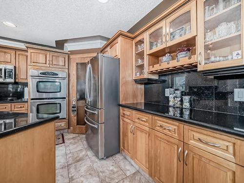 15907 91 Street, Edmonton, AB - Indoor Photo Showing Kitchen