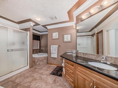 15907 91 Street, Edmonton, AB - Indoor Photo Showing Bathroom