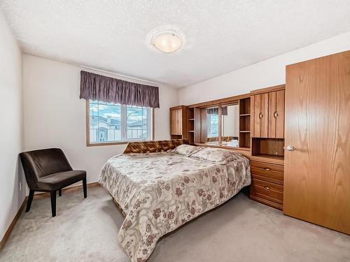 15907 91 Street, Edmonton, AB - Indoor Photo Showing Bedroom