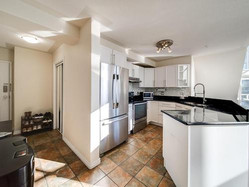 504 10033 116 Street, Edmonton, AB - Indoor Photo Showing Kitchen