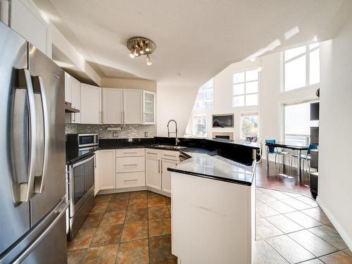 504 10033 116 Street, Edmonton, AB - Indoor Photo Showing Kitchen With Upgraded Kitchen